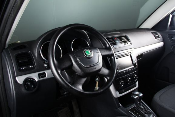 Skoda Yeti, 1.2 л, Робот, 2011 фото 7