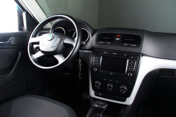 Skoda Yeti, 1.2 л, Робот, 2011 фото 11