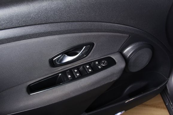 Renault Fluence, 1.6 л, АТ, 2011 фото 8