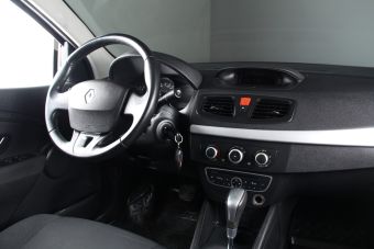 Renault Fluence, 1.6 л, АКПП, 2011 фото 9