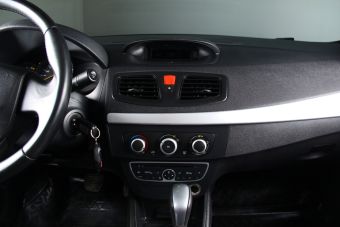 Renault Fluence, 1.6 л, АКПП, 2011 фото 2