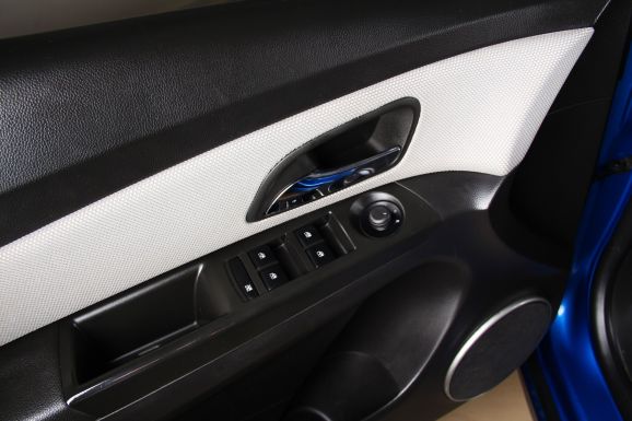 Chevrolet Cruze, 1.8 л, МТ, 2010 фото 7