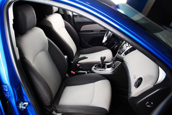 Chevrolet Cruze, 1.8 л, МТ, 2010 фото 2