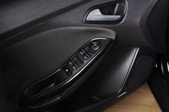 Ford Focus, 2.0 л, Робот, 2014 фото 7