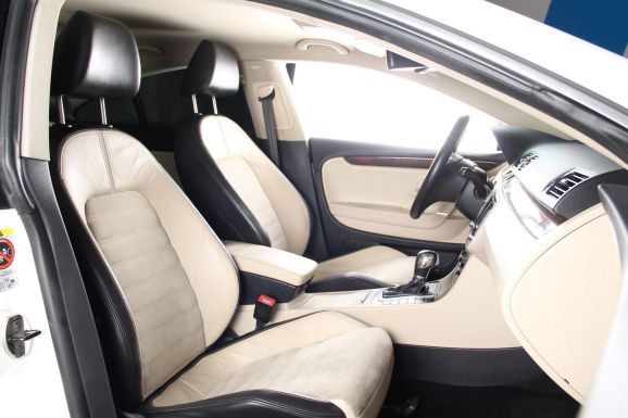 Volkswagen Passat CC, 1.8 л, Робот, 2010 фото 2