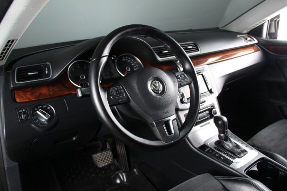 Volkswagen Passat CC, 1.8 л, Робот, 2011 фото 9