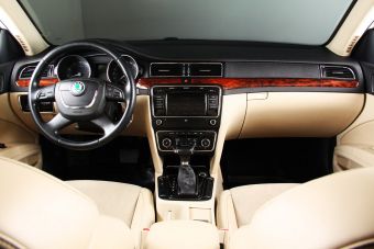 Skoda Superb, 1.8 л, АКПП, 2011 фото 10