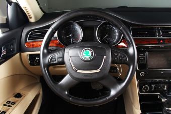 Skoda Superb, 1.8 л, АКПП, 2011 фото 11