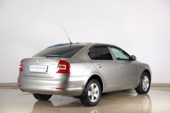 Skoda Octavia, 1.4 л, Робот, 2010 фото 6