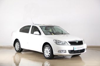 Skoda Octavia, 1.8 л, МКПП, 2010 фото 4