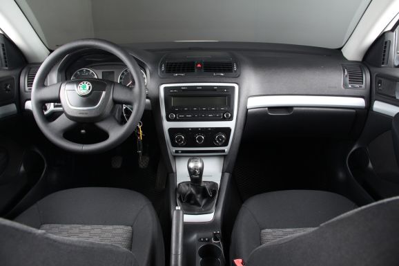 Skoda Octavia, 1.8 л, МТ, 2010 фото 9