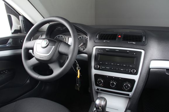 Skoda Octavia, 1.8 л, МТ, 2010 фото 11