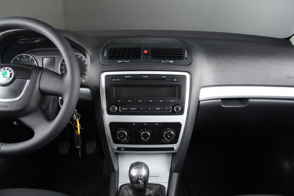 Skoda Octavia, 1.8 л, МТ, 2010 фото 12