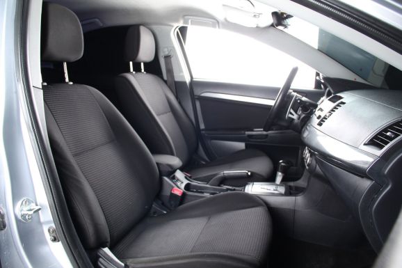 Mitsubishi Lancer, 1.8 л, Вариатор, 2009 фото 2