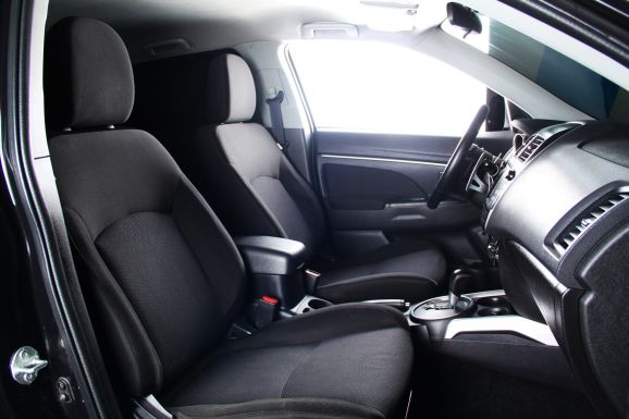 Mitsubishi ASX, 1.8 л, Вариатор, 2012 фото 2