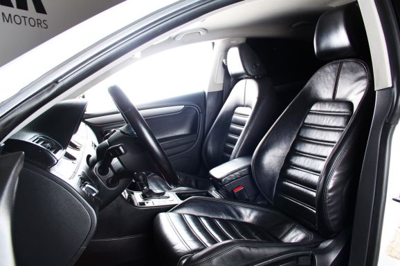 Volkswagen Passat CC, 1.8 л, Робот, 2010 фото 8