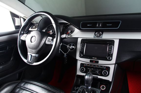 Volkswagen Passat CC, 1.8 л, Робот, 2010 фото 12