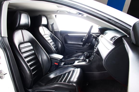 Volkswagen Passat CC, 1.8 л, Робот, 2010 фото 2