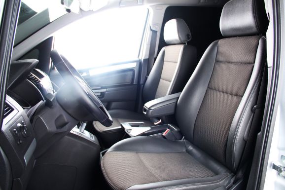 Opel Zafira, 1.8 л, Робот, 2011 фото 8