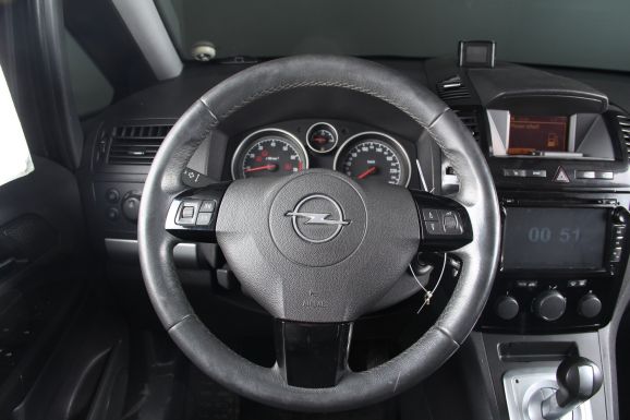 Opel Zafira, 1.8 л, Робот, 2011 фото 11