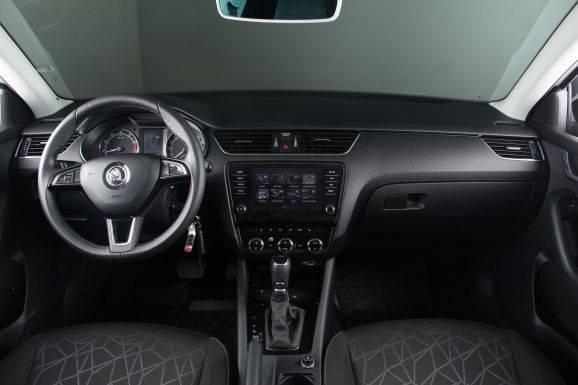 Skoda Octavia, 1.8 л, Робот, 2018 фото 11