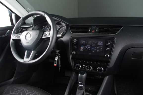Skoda Octavia, 1.8 л, Робот, 2018 фото 12