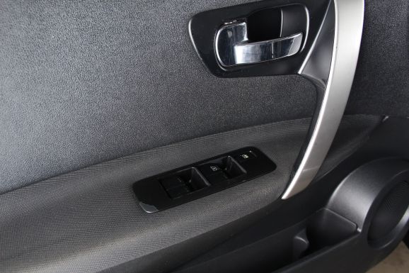 Nissan Qashqai, 2.0 л, Вариатор, 2013 фото 7