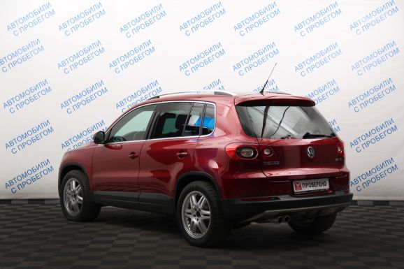 Volkswagen Tiguan Sport&Style, 2.0 л, АТ, 2011 фото 6