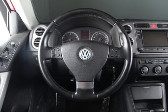 Volkswagen Tiguan Sport&Style, 2.0 л, АКПП, 2011 фото 9