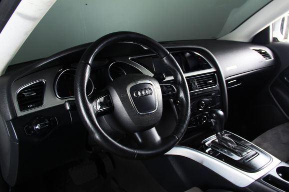 Audi A5 Базовая, 2.0 л, Вариатор, 2011 фото 8