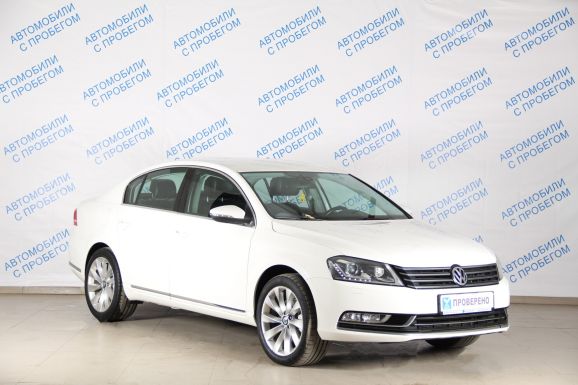 Volkswagen Passat, 1.8 л, Робот, 2013 фото 5