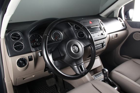 Volkswagen Golf Plus, 1.6 л, Робот, 2011 фото 9