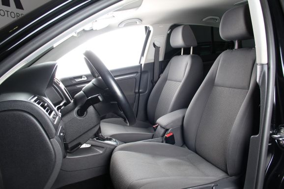 Volkswagen Jetta, 1.6 л, АТ, 2010 фото 8