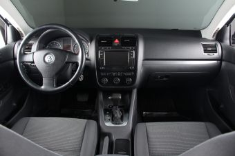 Volkswagen Jetta, 1.6 л, АКПП, 2010 фото 10