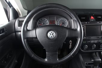 Volkswagen Jetta, 1.6 л, АКПП, 2010 фото 11