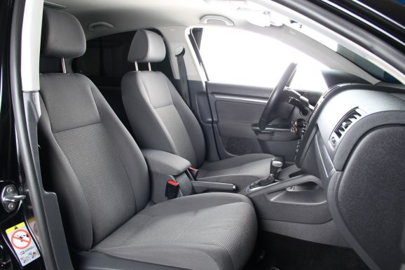 Volkswagen Jetta, 1.6 л, АТ, 2010 фото 2