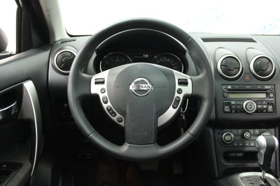 Nissan Qashqai+2 LE+, 2.0 л, Вариатор, 2010 фото 8