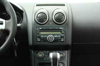 Nissan Qashqai+2 LE+, 2.0 л, CVT, 2010 фото 10