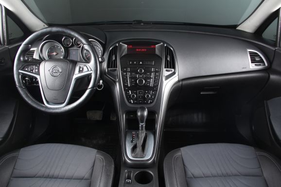 Opel Astra Cosmo, 1.4 л, АТ, 2013 фото 9