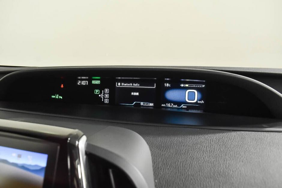 Toyota Prius, 1.8 л, АТ, 2017 фото 12