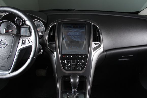 Opel Astra, 1.6 л, АТ, 2011 фото 11