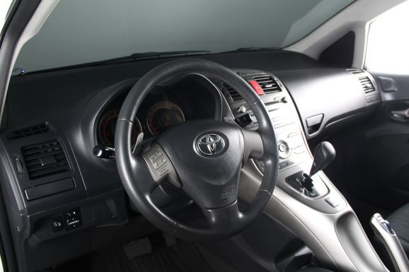 Toyota Auris, 1.6 л, Робот, 2007 фото 9