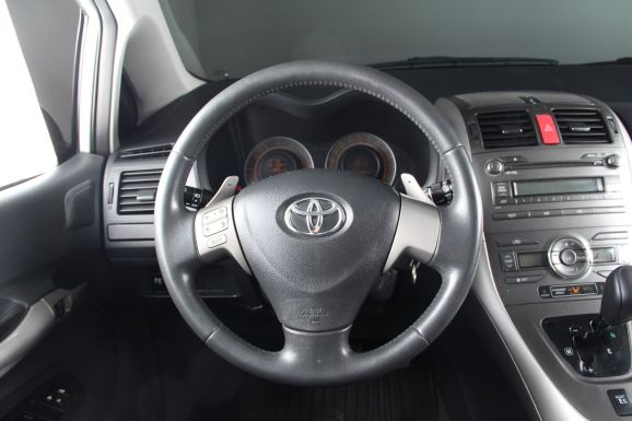Toyota Auris, 1.6 л, Робот, 2007 фото 11
