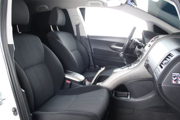 Toyota Auris, 1.6 л, Робот, 2007 фото 2