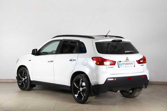 Mitsubishi ASX, 2.0 л, Вариатор, 2011 фото 6