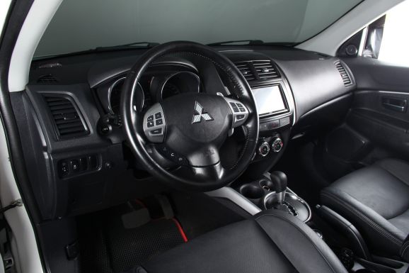 Mitsubishi ASX, 2.0 л, Вариатор, 2011 фото 9