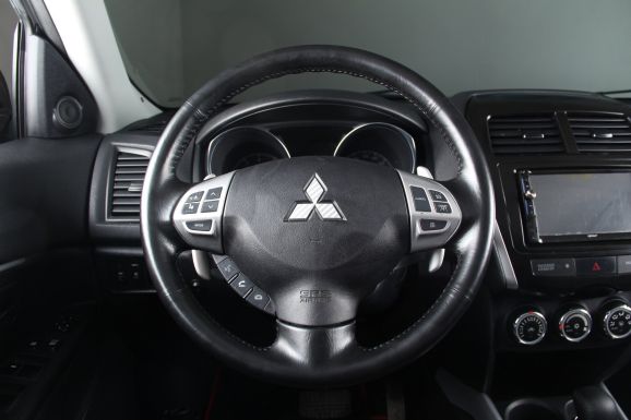 Mitsubishi ASX, 2.0 л, Вариатор, 2011 фото 11