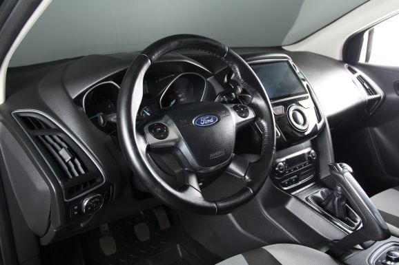 Ford Focus Titanium, 1.6 л, МТ, 2013 фото 9
