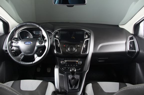 Ford Focus Titanium, 1.6 л, МТ, 2013 фото 12