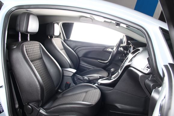 Opel Astra Sport, 1.4 л, АТ, 2012 фото 2